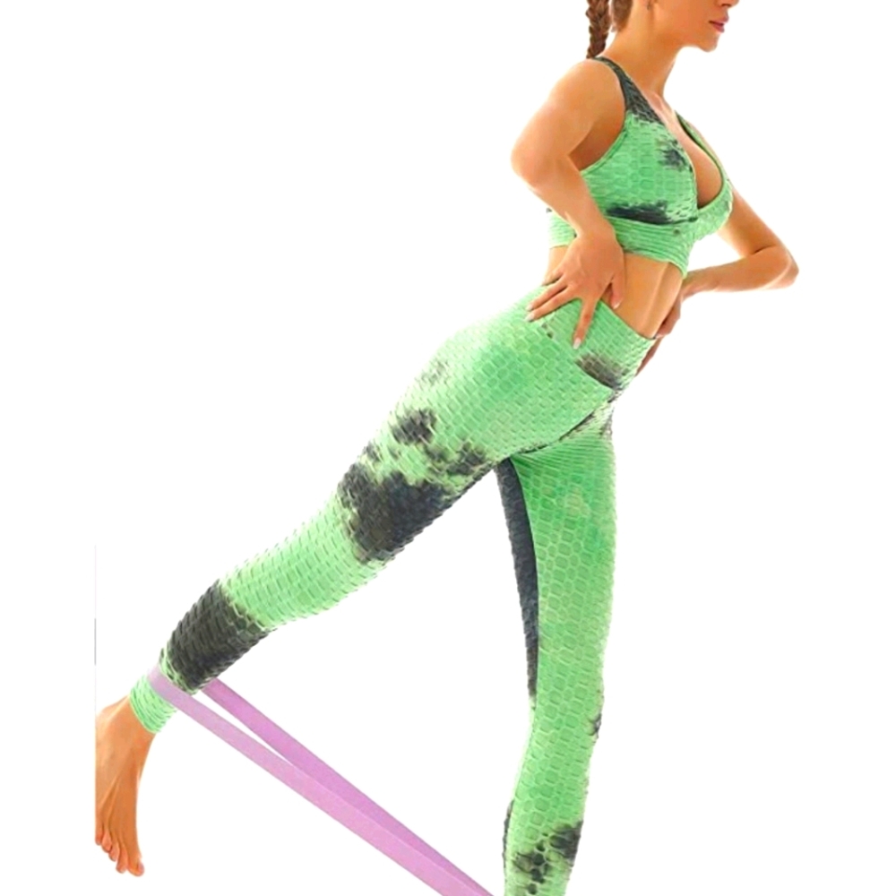 Scrunch butt leggings with matching sports bra